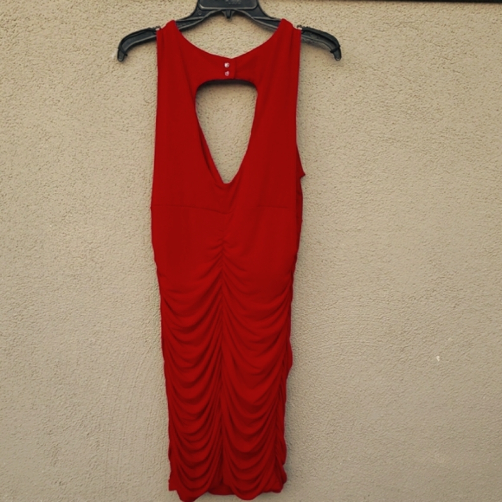 Chic Backless Red Dress - Picture 4 of 6